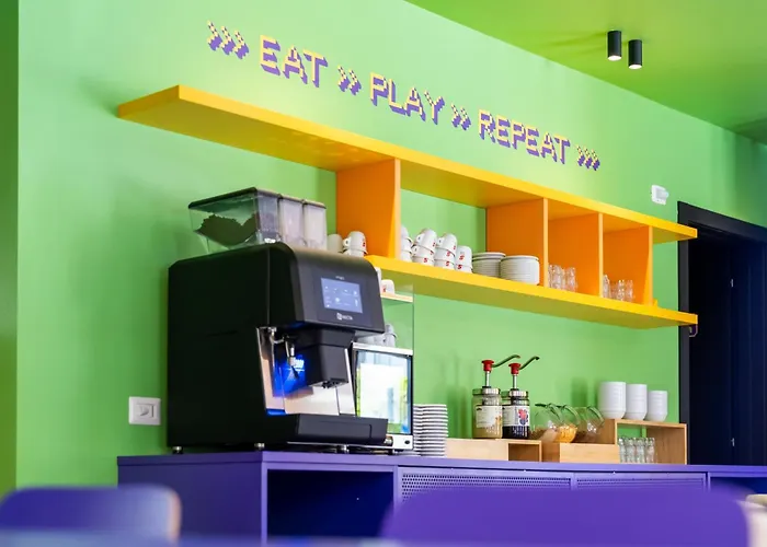 Отель The Match